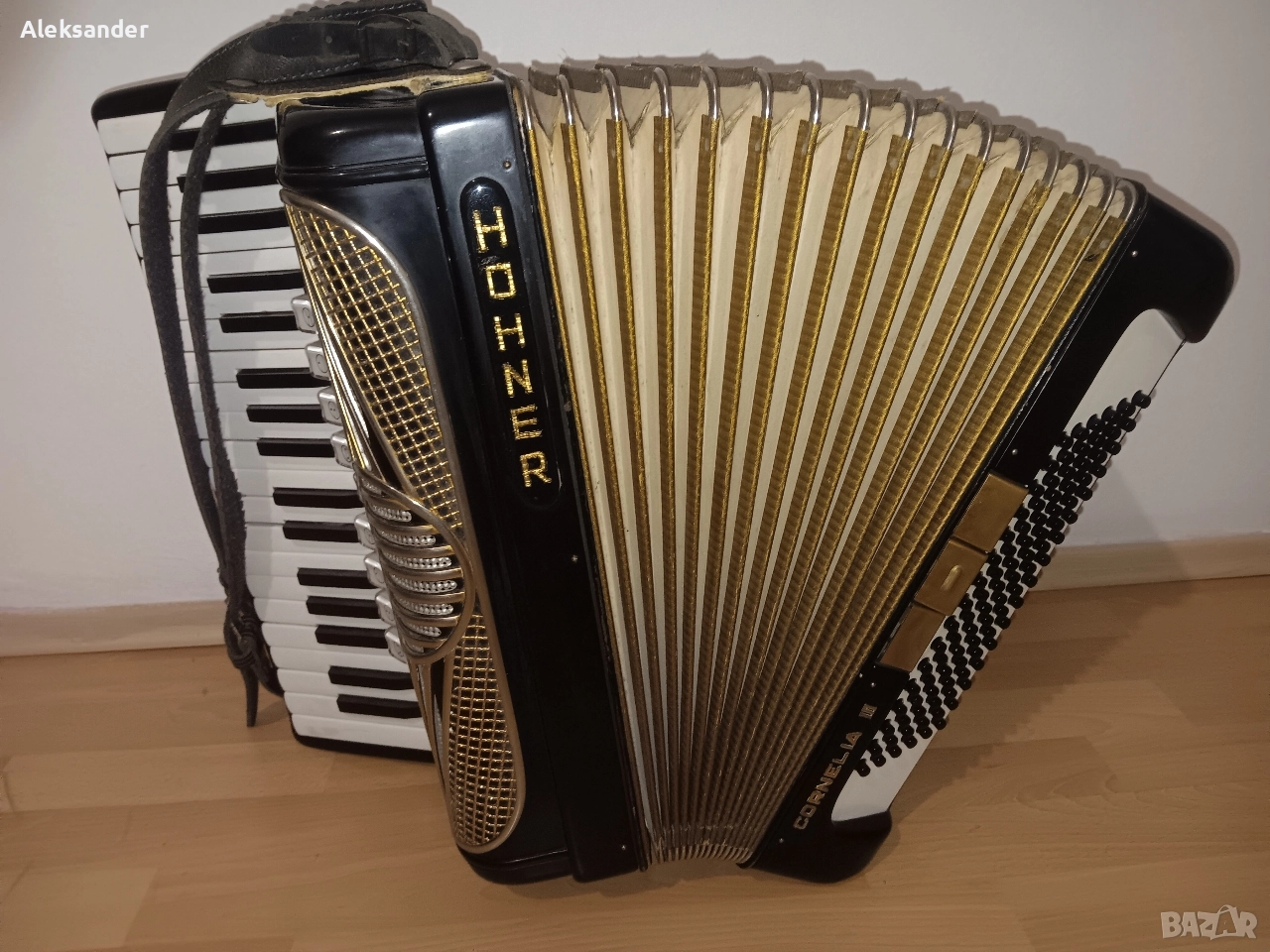 Продавам акордеон Хонер Корнелия 3 96 баса , снимка 1
