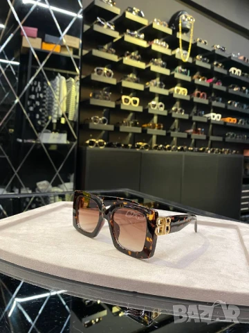 очила с черен обикновен калъф и ув защита bvgari chanel hermes, снимка 13 - Слънчеви и диоптрични очила - 51410512