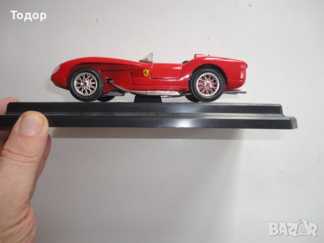 Кола количка Ferrari 250 Testa Rossa Burago 1 към 24, снимка 6 - Колекции - 45320771