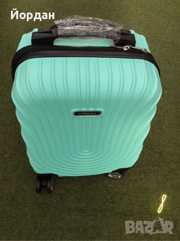 Стилен куфар с колелца за ръчен багаж с твърдо покритие 40/30/20см, снимка 3 - Куфари - 46111312