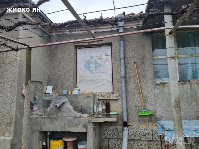 Продавам едноетажна къща в с. Карагеоргиево, снимка 13 - Къщи - 53992289