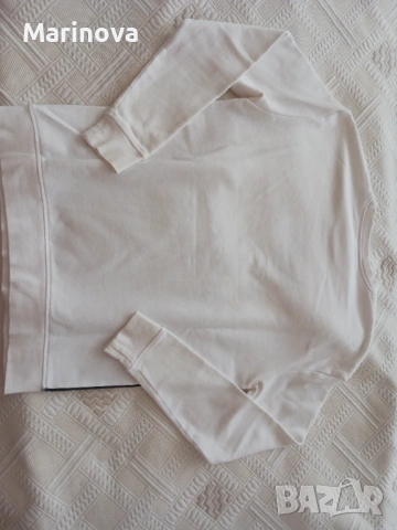 Суичър, снимка 2 - Детски анцузи и суичери - 53744796