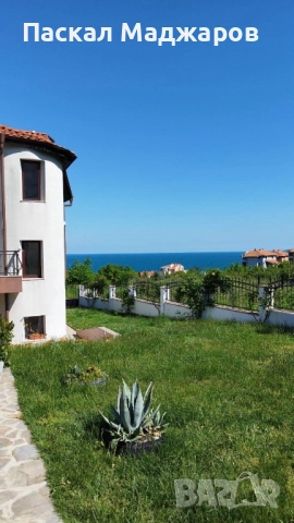 Триетажна жилищна сграда с дворно място и лятна кухня, снимка 2 - Къщи - 51545415