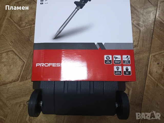 Къртач CROWN CT18124BMC 1750w, снимка 6 - Къртачи - 53234357