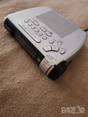 Радио часовник SONY. , снимка 3 - Радиокасетофони, транзистори - 50781048