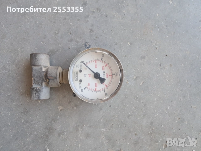 Манометър за налягане с тройник, снимка 4 - Други машини и части - 51786349