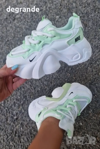 Дамски маратонки Nike