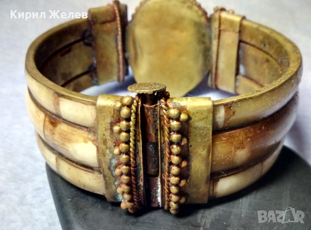 СТАРА ОГРОМНА ЕТНОГРАФСКА ТИБЕТСКА БРОНЗОВА ГРИВНА РЪЧНА ИЗРАБОТКА ИНКРУСТИРАНА с ЯСПИС и РОГ 38150, снимка 4 - Антикварни и старинни предмети - 51360663