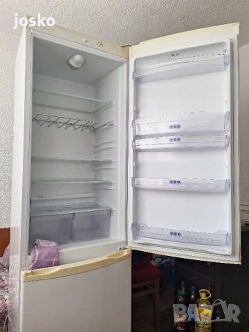 Хладилник Whirlpool, снимка 2 - Хладилници - 50589358