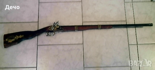 Стара кремъчна пушка джапане в добро състояние 1.10м дълга