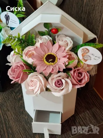 Тематични букети за абитуриентски бал и дипломиране със сапунени цветя, снимка 2 - Подаръци за жени - 50042028