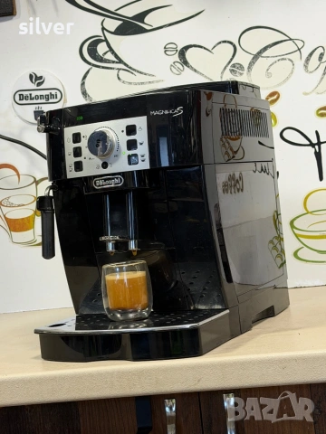 Кафемашина кафе автомат delonghi magnifica S с гаранция