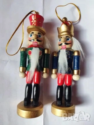 Лешникотрошачката - сувенир от дърво Украшение за елха Стои и в изправено положение Лешникотрошачка, снимка 4 - Декорация за дома - 52360688