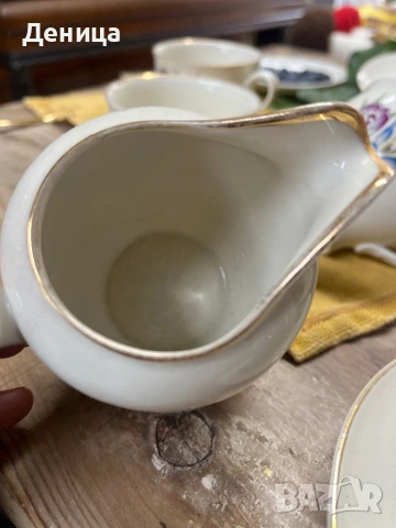 Усмихващи минзухарчета💜 Слонова кост, ръчно рисувани минзухари, златен кант ⚜️ КPM u втора маркиров, снимка 11 - Сервизи - 53408874