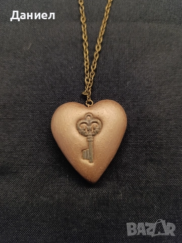 Гердан със сърце , снимка 2 - Колиета, медальони, синджири - 52263586