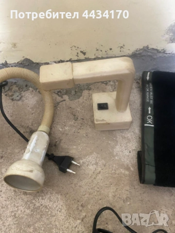 Спешно! Практична лампа с щипка – За бюро, етажерка или легло