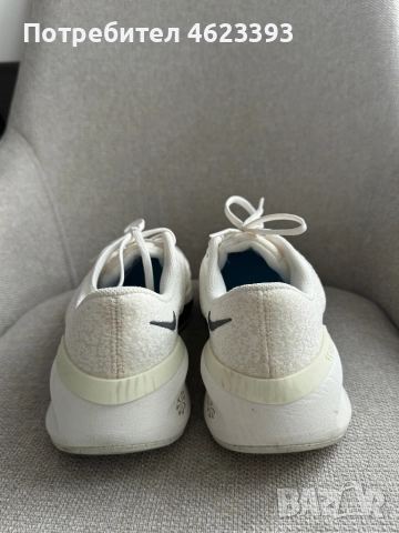 Бели маратонки Nike, снимка 3 - Маратонки - 52419720