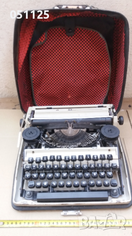 стара ръчна пишеща машина в куфар , снимка 7 - Антикварни и старинни предмети - 44993314