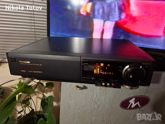 Продава се видео Panasonic NV-FS200EG.