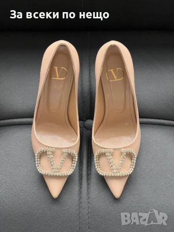 Valentino Дамски Бежови Обувки На Ток С Лого С Кристали Валентино Код E471, снимка 4 - Дамски обувки на ток - 50595080