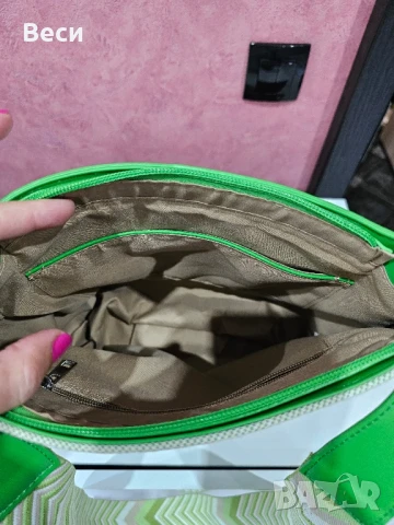 Нова дамска чанта, снимка 3 - Чанти - 51429575