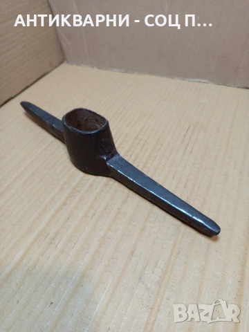 Соц Стара Ръчно Кована Кирка 1.100кг. НОМЕР 644.