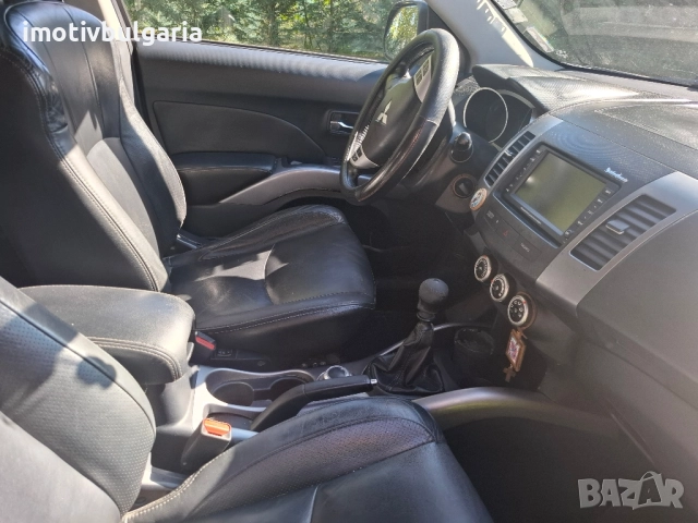 Джип Mitsubishi Outlander, снимка 5 - Автомобили и джипове - 52119017