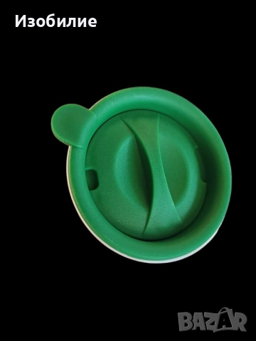 Коледна порцеланова чаша с гумен капак 15см височина, снимка 2 - Чаши - 52362882