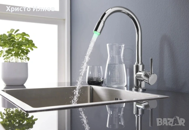 LED смесител за кухненска мивка въртящ се на 360 Хром