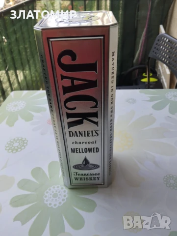 МЕТАЛНА КУТИЯ