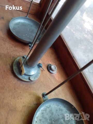 Стара българска лабораторна, лекарска, аптекарска везна, снимка 5 - Антикварни и старинни предмети - 53424966