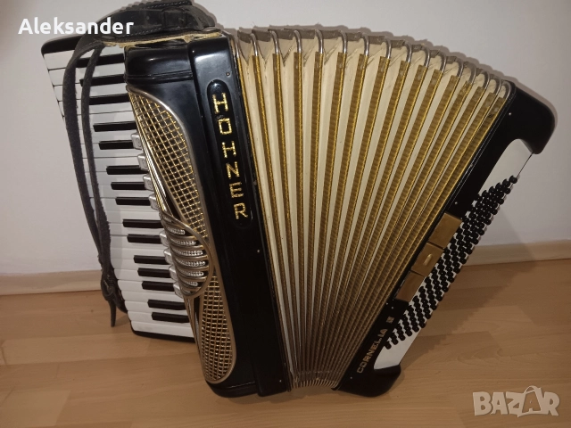 Продавам акордеон Хонер Корнелия 3 96 баса 