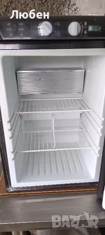 Хладилник Carvin за каравана/кемпер/, снимка 4 - Хладилни чанти - 52614140