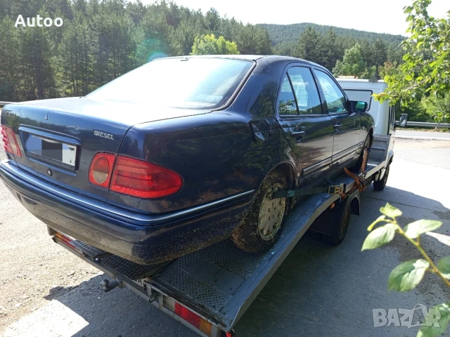 Мерцедес Е220 95к.с на части , снимка 4 - Автомобили и джипове - 50836800