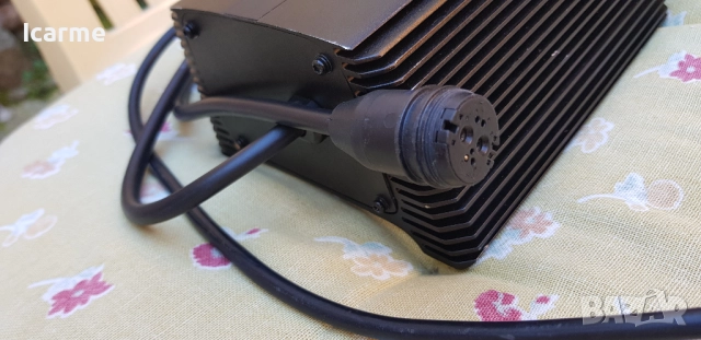 Оригинално зарядно за електрически велосипед Specialized 4A, снимка 5 - Части за велосипеди - 52237534