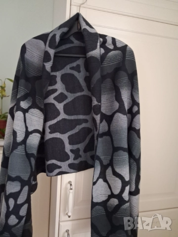 Дамски шал, снимка 6 - Шалове - 52317547