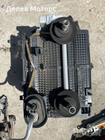 Кутия за парно и климатроник за Infiniti FX 37 S, 320 ph., 2009, engine VQ37VHR, 157 000 km