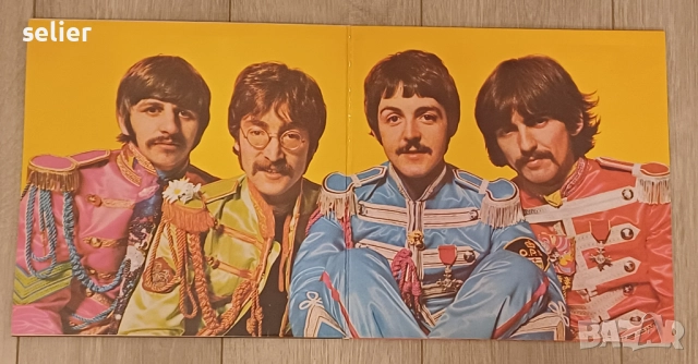 На феновете на Битълс предлагам една плоча в перфектно колекционерско състояние: The Beatles ‎– Sgt., снимка 2 - Грамофонни плочи - 52296345