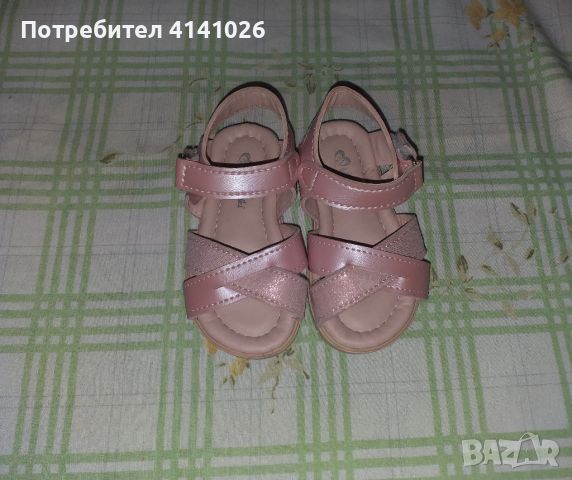  Розови сандали с велкро, снимка 1 - Детски сандали и чехли - 46473236