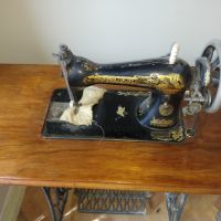 Стара крачна шевна машина Singer, снимка 1 - Антикварни и старинни предмети - 46198505