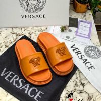 Versace дамски чехли, снимка 10 - Чехли - 45681318