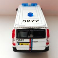 Bburago MERCEDES-BENZ VITO POLICE 1:50, снимка 4 - Колекции - 45281019