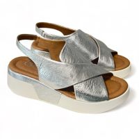 Атрактивни сандали на платформа в сребриста естествена кожа, снимка 2 - Сандали - 46059740