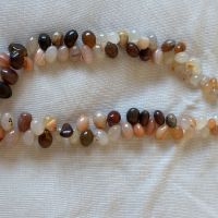 Продавам стилни колиета от полускъпоценни камъни, перлите са естествени, снимка 13 - Колиета, медальони, синджири - 45253168