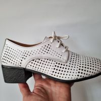 Дамски обувки от естествена кожа на нисък ток, снимка 2 - Дамски обувки на ток - 45355218