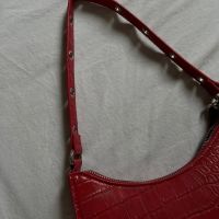 PULL&BEAR дамска чанта, снимка 2 - Чанти - 45572917