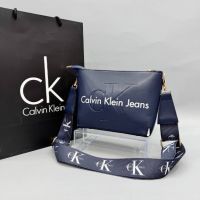 Дамска чанта Calvin Klein , снимка 8 - Чанти - 45404345