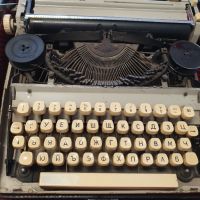 Пишеща,ретро машина, снимка 6 - Антикварни и старинни предмети - 45693683
