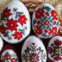 Яйца с бродерии, шевици, Великден, снимка 2 - Декорация за дома - 45088338