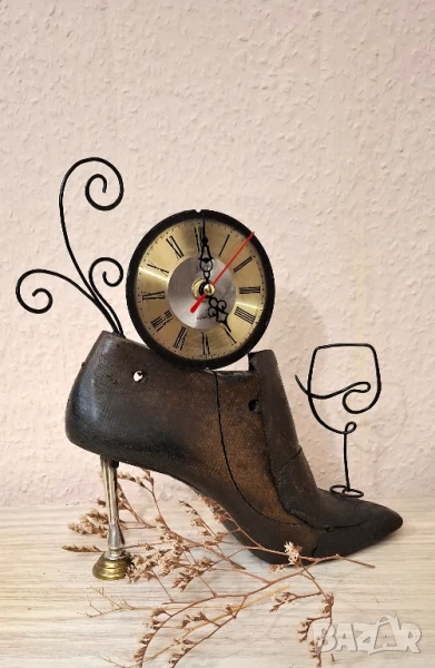 НАСТОЛЕН ЧАСОВНИК С ИСТОРИЯ – ВИНТИДЖ ШЕДЬОВЪР, снимка 1